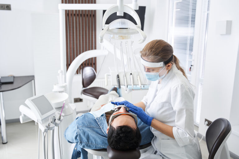 Profilaxia Dental Profissional: do ultrassom ao polimento final